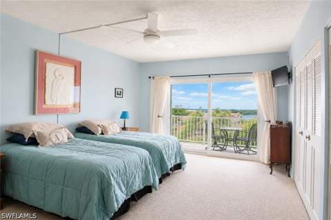 60 Pelican St W 602, Naples FL - photo 6 of 14
