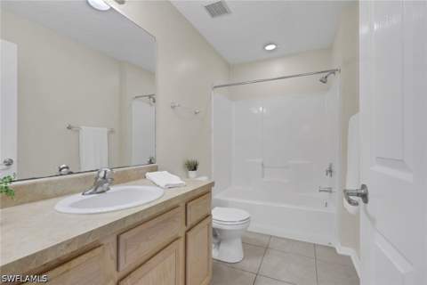 254 Leawood Cir, Naples FL - photo 20 of 28