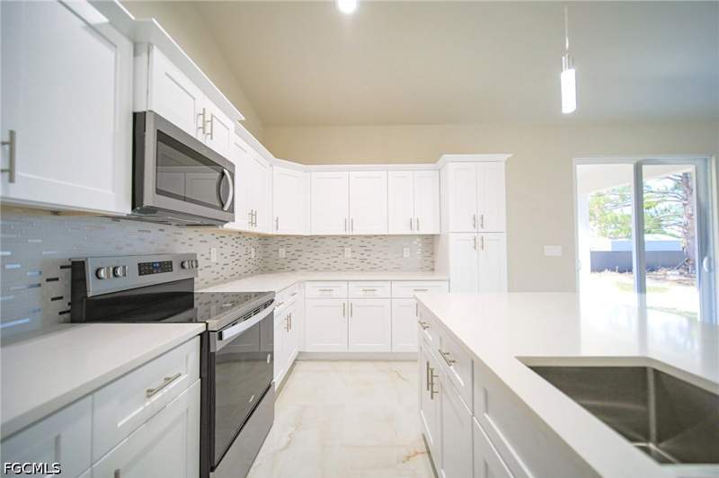 3 bedroom SingleFamilyResidence at 309 Broward Ave, Lehigh Acres, Lehigh Acres — photo 5