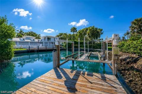 5042 Seahorse Ave, Naples FL - photo 24 of 37