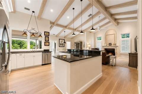 5042 Seahorse Ave, Naples FL - photo 9 of 37