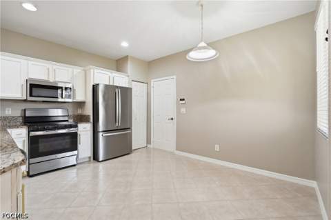 9829 Roundstone Cir, Fort Myers FL - photo 17 of 50