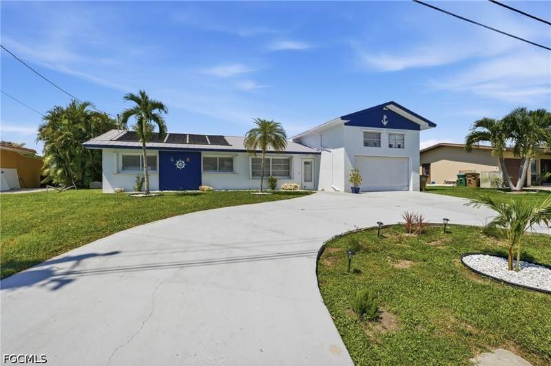 4 bedroom SingleFamilyResidence at 1421 SE 29th Ter, Cape Coral, Cape Coral — photo 2