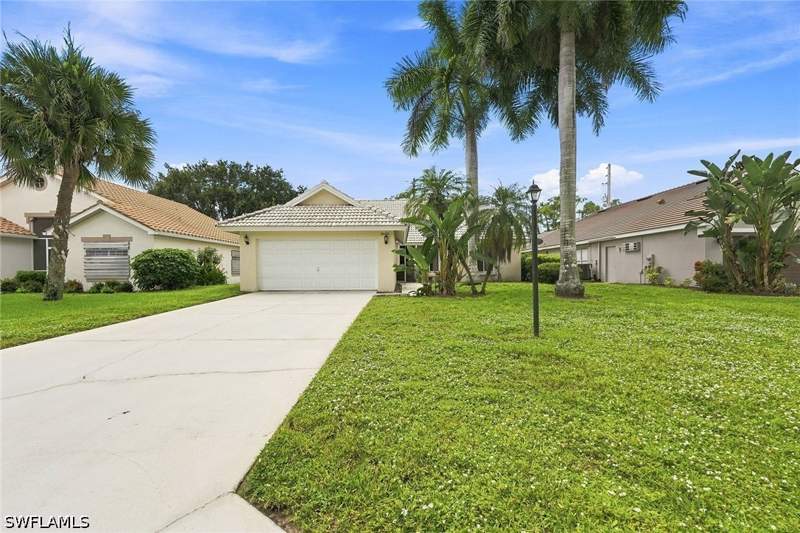 3 bedroom SingleFamilyResidence at 6022 Westbourgh Dr, Royal Wood, Naples — photo 2