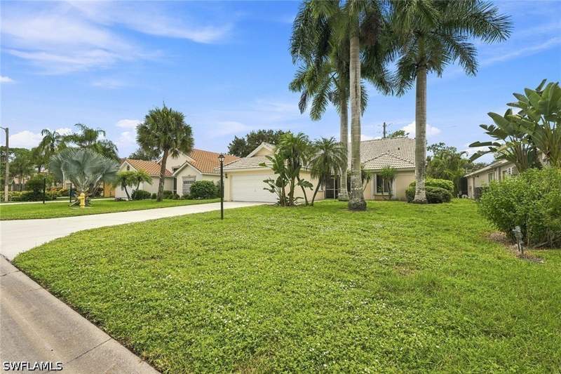 3 bedroom SingleFamilyResidence at 6022 Westbourgh Dr, Royal Wood, Naples — photo 3