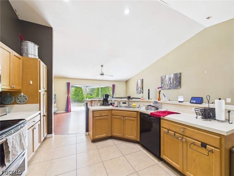 4 bedroom SingleFamilyResidence at 1858 Marlboro Ln, Greenbriar, Lehigh Acres — photo 2