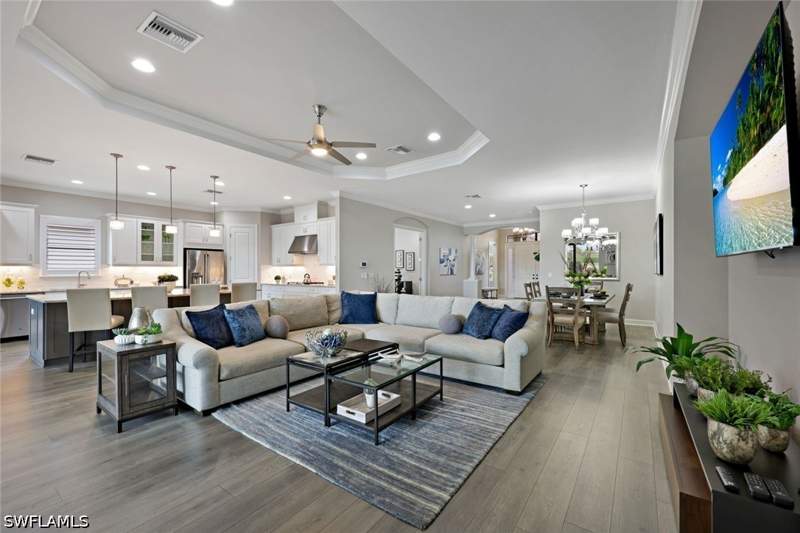 4 bedroom SingleFamilyResidence at 9408 Rapallo St, Esplanade, Naples — photo 2