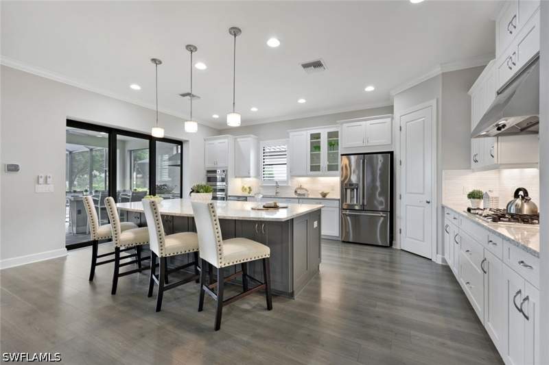 4 bedroom SingleFamilyResidence at 9408 Rapallo St, Esplanade, Naples — photo 3