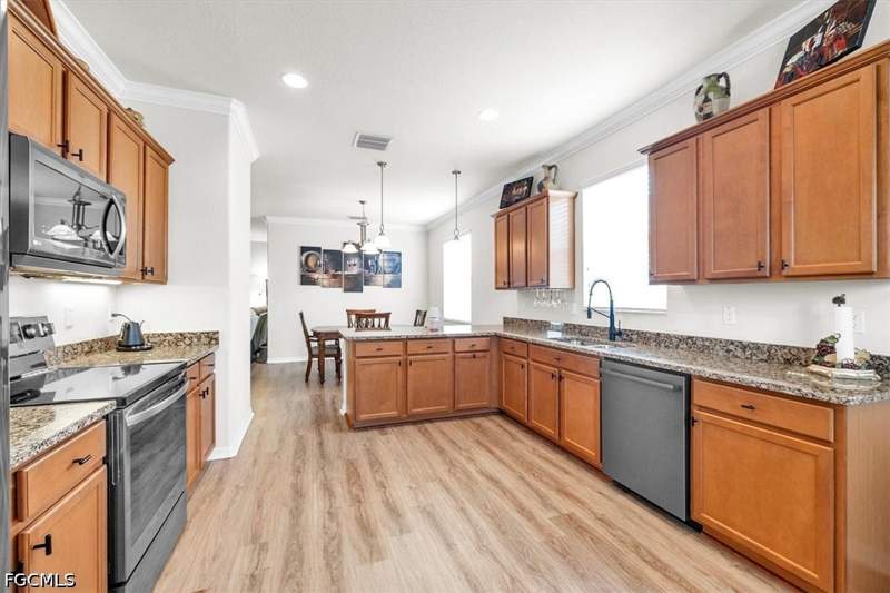 3 bedroom SingleFamilyResidence at 13064 Silver Thorn Loop, Moody River Estates, North Fort Myers — photo 4