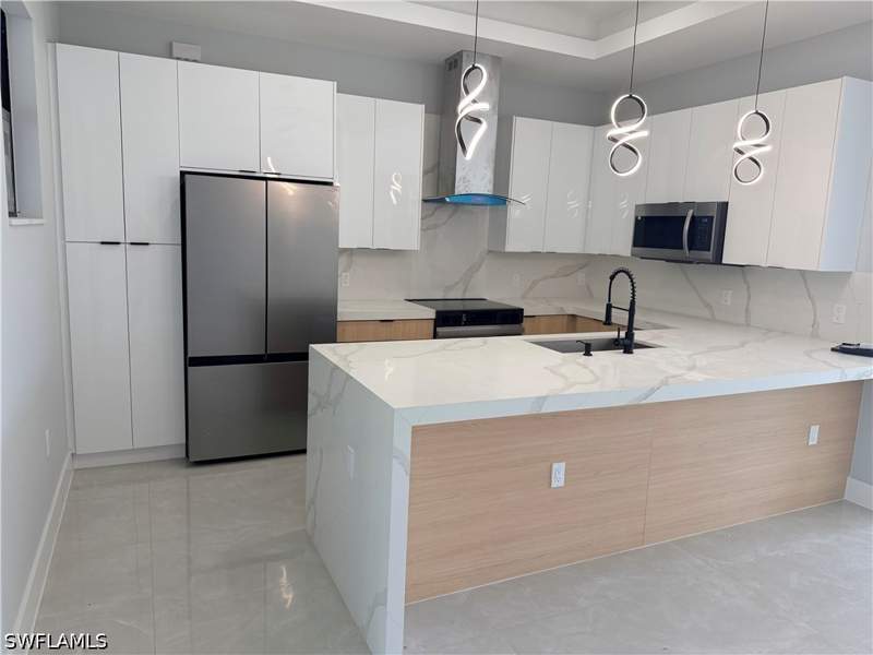 5 bedroom SingleFamilyResidence at 3803 41st Ave NE, Golden Gate Estates, Naples — photo 4
