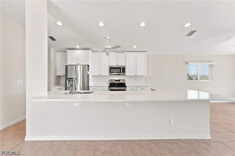 3 bedroom SingleFamilyResidence at 17518 Plumera Ln, Sabal Springs Golf And Racquet Club, North Fort Myers — photo 4