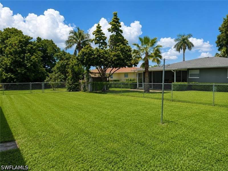 2 bedroom SingleFamilyResidence at 2137 Gorham Ave, Fort Myers Villas, Fort Myers — photo 5