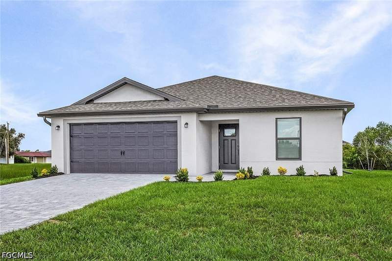 3 bedroom SingleFamilyResidence at 2503 51st St SW, Mirror Lakes, Lehigh Acres — photo 2