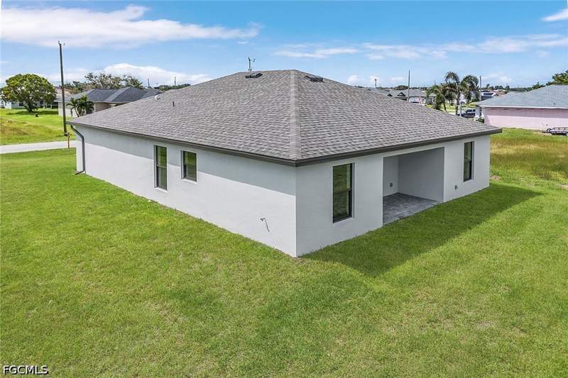 3 bedroom SingleFamilyResidence at 2503 51st St SW, Mirror Lakes, Lehigh Acres — photo 3