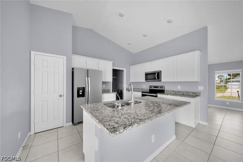 4 bedroom SingleFamilyResidence at 2619 NW 24th Pl, Cape Coral, Cape Coral — photo 4