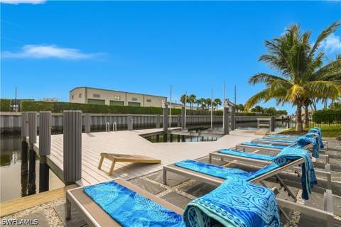 848 Rose Ct, Marco Island FL - photo 15 of 49