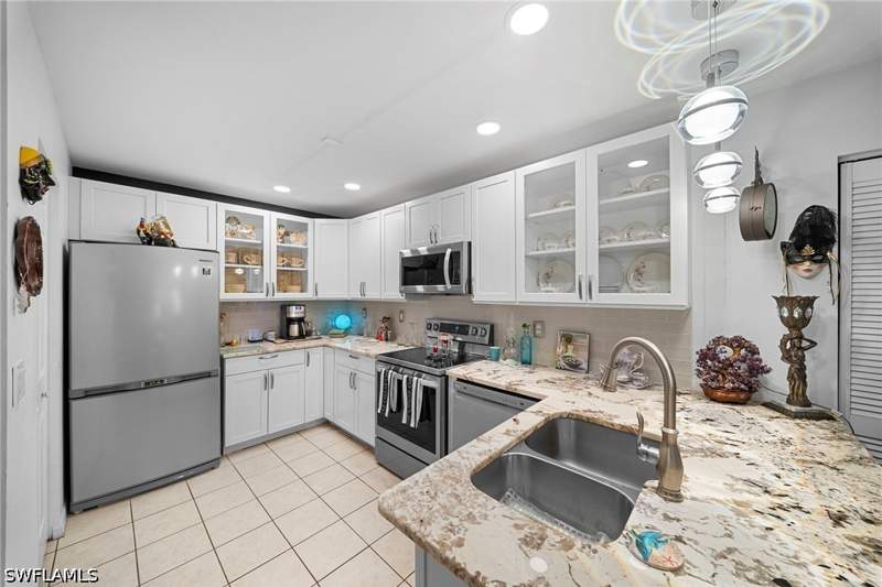 2 bedroom Condominium at 15461 Bellamar Cir 1912, Bellamar, Fort Myers — photo 4