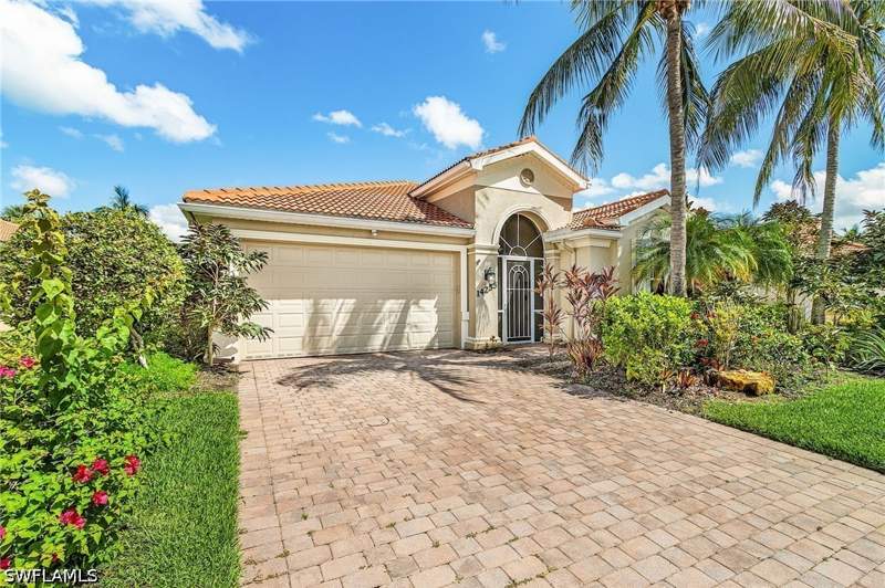 3 bedroom SingleFamilyResidence at 14255 Manchester Dr, Reflection Lakes Of Naples, Naples — photo 2