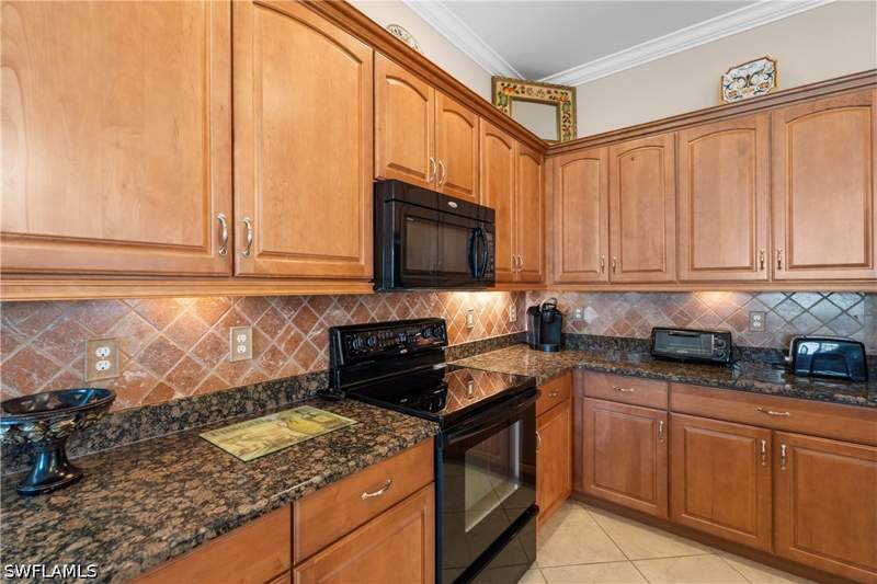 3 bedroom SingleFamilyResidence at 10428 Materita Dr, Materita, Fort Myers — photo 3