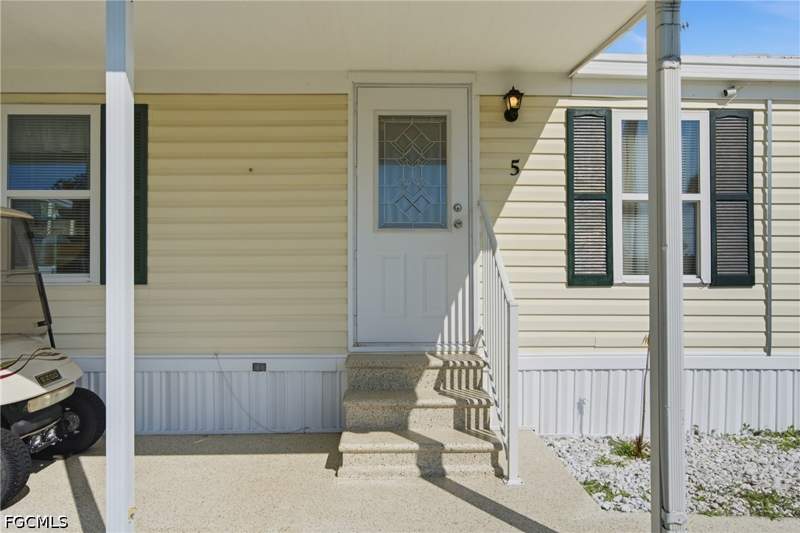 2 bedroom ManufacturedHome at 5558 Palm Beach Blvd 5, Sun-N-Fun Mobile Home Village, Fort Myers — photo 4