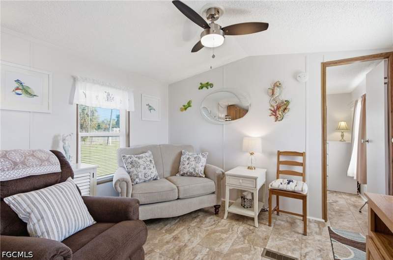 2 bedroom ManufacturedHome at 5558 Palm Beach Blvd 5, Sun-N-Fun Mobile Home Village, Fort Myers — photo 5
