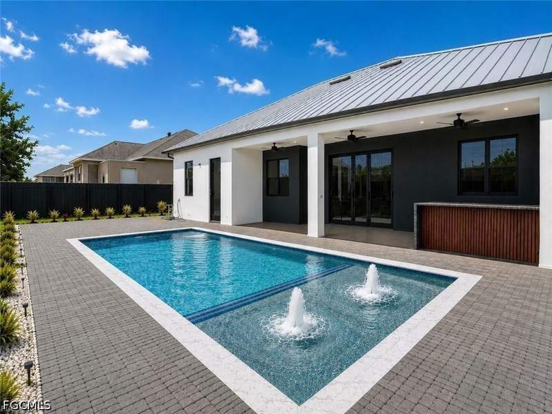 4 bedroom SingleFamilyResidence at 322 NE 20th St, Cape Coral, Cape Coral — photo 3