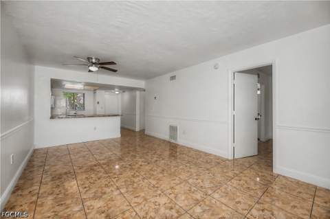 2700 Park Windsor Dr 713, Fort Myers FL - photo 12 of 40