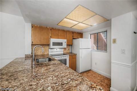 2700 Park Windsor Dr 713, Fort Myers FL - photo 21 of 40