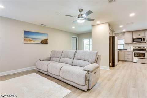 6030 Perthshire Ln, Fort Myers FL - photo 13 of 39