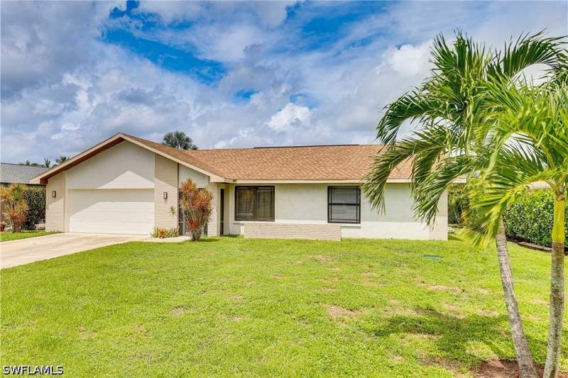3 bedroom SingleFamilyResidence at 6030 Perthshire Ln, Island Park Woodlands, Fort Myers — photo 2