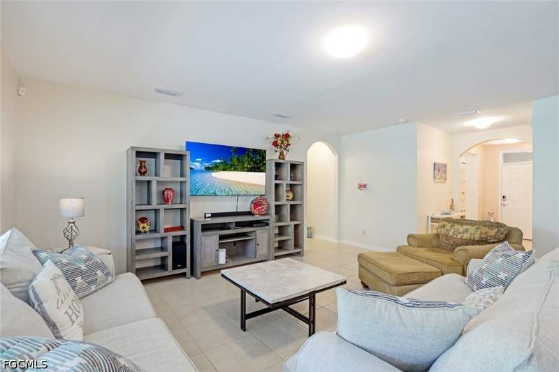 4 bedroom SingleFamilyResidence at 4831 SW 18th Ave, Cape Coral, Cape Coral — photo 4