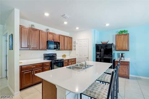 4831 SW 18th Ave, Cape Coral FL - photo 7 of 26