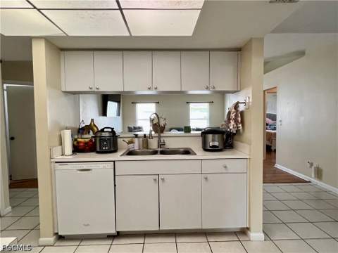 118 SW 10th Ter, Cape Coral FL - photo 17 of 31
