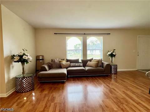 118 SW 10th Ter, Cape Coral FL - photo 6 of 31