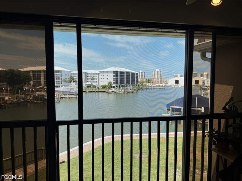 1 bedroom Condominium at 200 Lenell Rd 326, Estero Island Yacht & Racquet Club Condo, Fort Myers Beach — photo 3