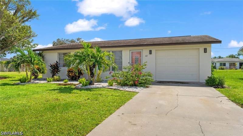 2 bedroom SingleFamilyResidence at 22 3rd St, Bonita Shores, Bonita Springs — photo 2