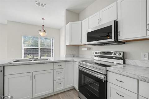 6081 Lake Front Dr, Fort Myers FL - photo 12 of 37