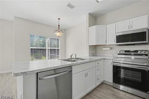 6081 Lake Front Dr, Fort Myers FL - photo 13 of 37