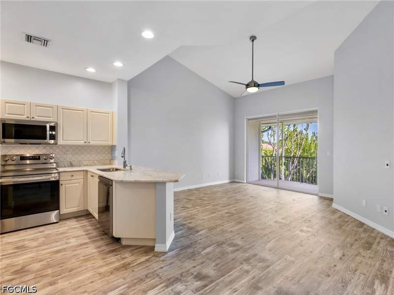 3 bedroom Condominium at 4231 Liron Ave 202, Province Park, Fort Myers — photo 3
