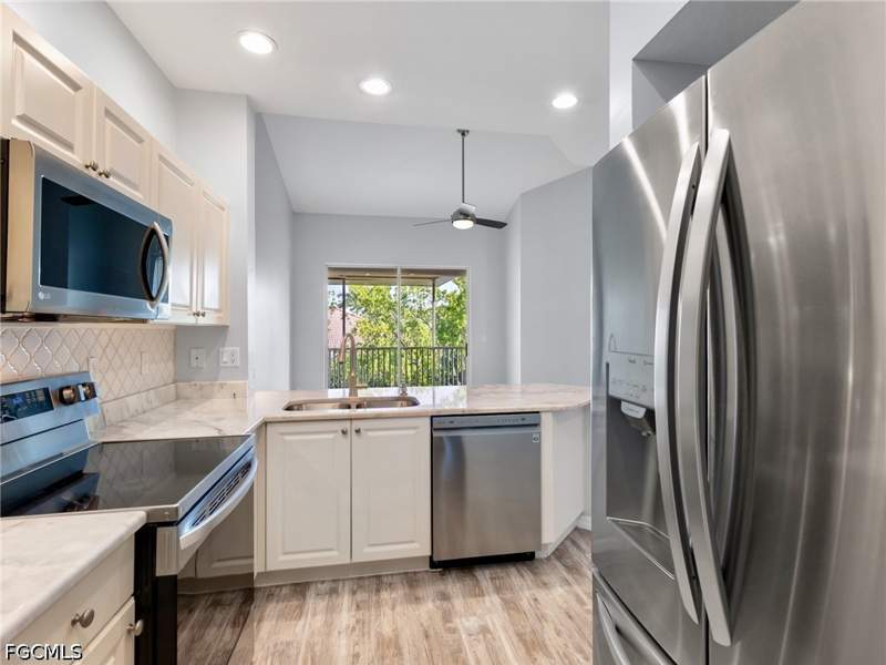 3 bedroom Condominium at 4231 Liron Ave 202, Province Park, Fort Myers — photo 5