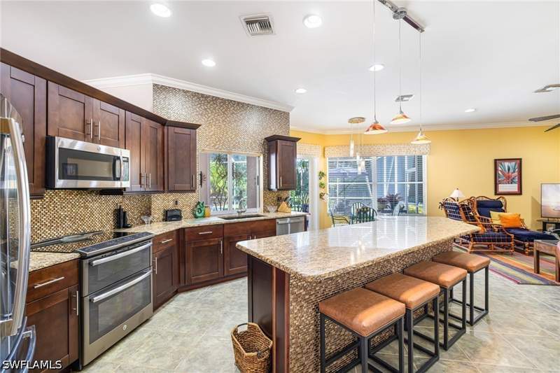 3 bedroom SingleFamilyResidence at 9311 Cedar Creek Dr, Cedar Creek, Bonita Springs — photo 5