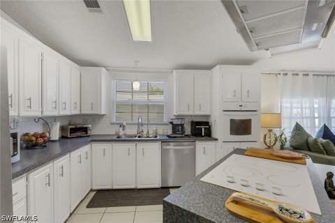 114 Audubon Rd, Naples FL - photo 8 of 26