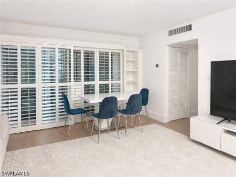 2350 W 1st St 303, Fort Myers FL - photo 9 of 37