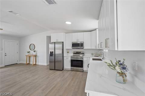 706 SW 31st St, Cape Coral FL - photo 11 of 25
