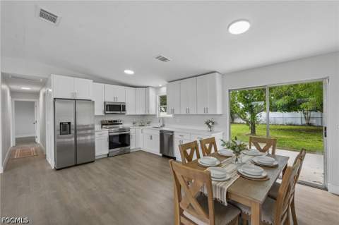 706 SW 31st St, Cape Coral FL - photo 8 of 25