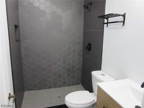 6656 Wakefield Dr, Fort Myers FL - photo 11 of 12