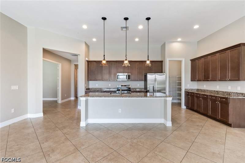 2 bedroom SingleFamilyResidence at 12764 Fairway Cove Ct, Fairway Cove, Fort Myers — photo 5