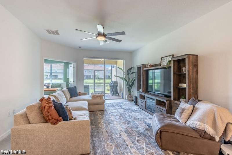 2 bedroom Attached at 2645 Vine Ave, Orange Blossom Ranch, Naples — photo 3