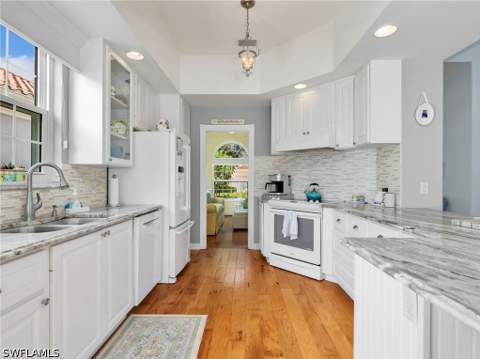 5284 Hawkesbury Way, Naples FL - photo 11 of 49
