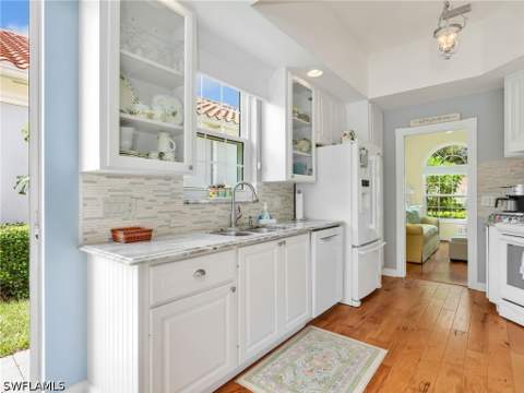 5284 Hawkesbury Way, Naples FL - photo 12 of 49